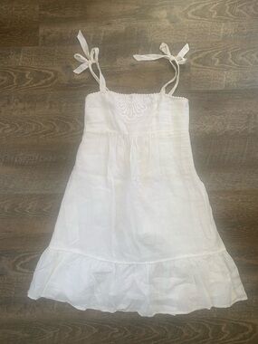 Lilly Pulitzer White Summer SunDress with Shoulder Ties and Side Zip.  Lined.